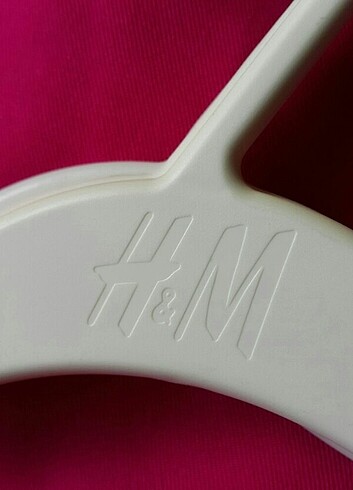  Beden H&M 19 adet çocuk giysi askısı