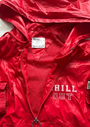 bershka kırmızı Kapüşonlu yağmurluk - Görsel 2