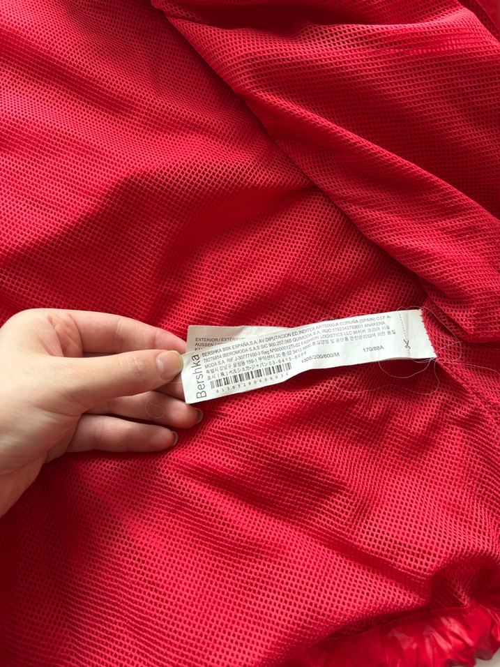 bershka kırmızı Kapüşonlu yağmurluk - Görsel 4