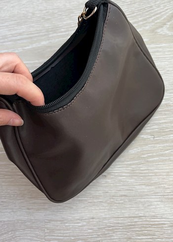 Diğer Zincir Detaylı Parlak Kahverengi Deri Kadın Çanta