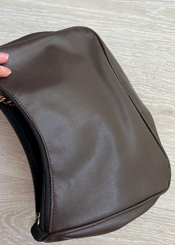Beden Zincir Detaylı Parlak Kahverengi Deri Kadın Çanta