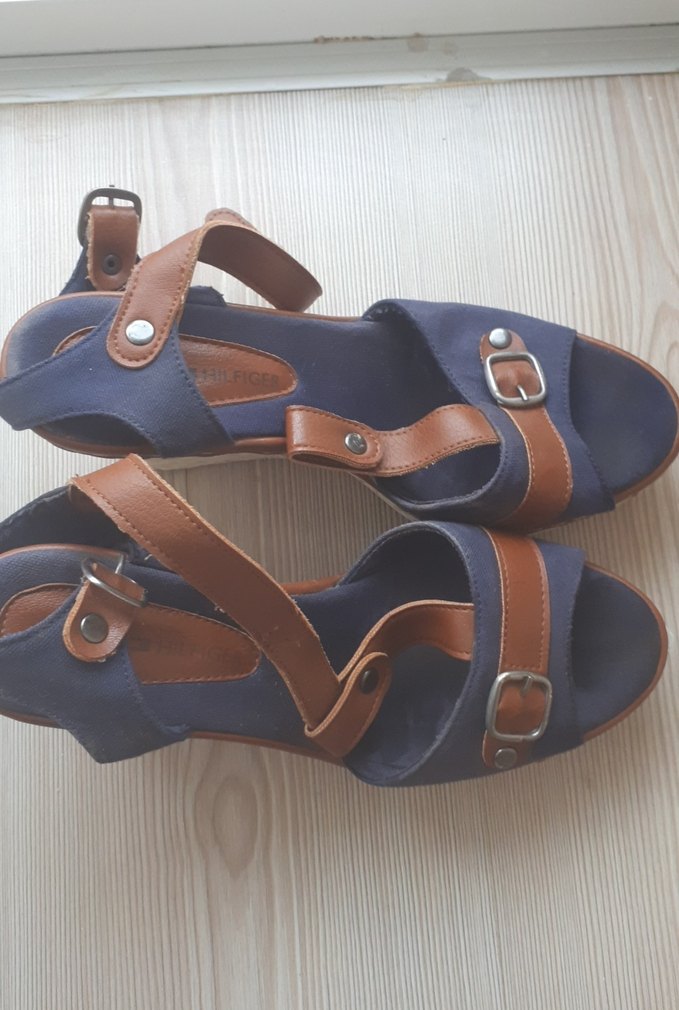 Mavi Süet Tokalı Dolgu Topuk Sandalet - Görsel 3