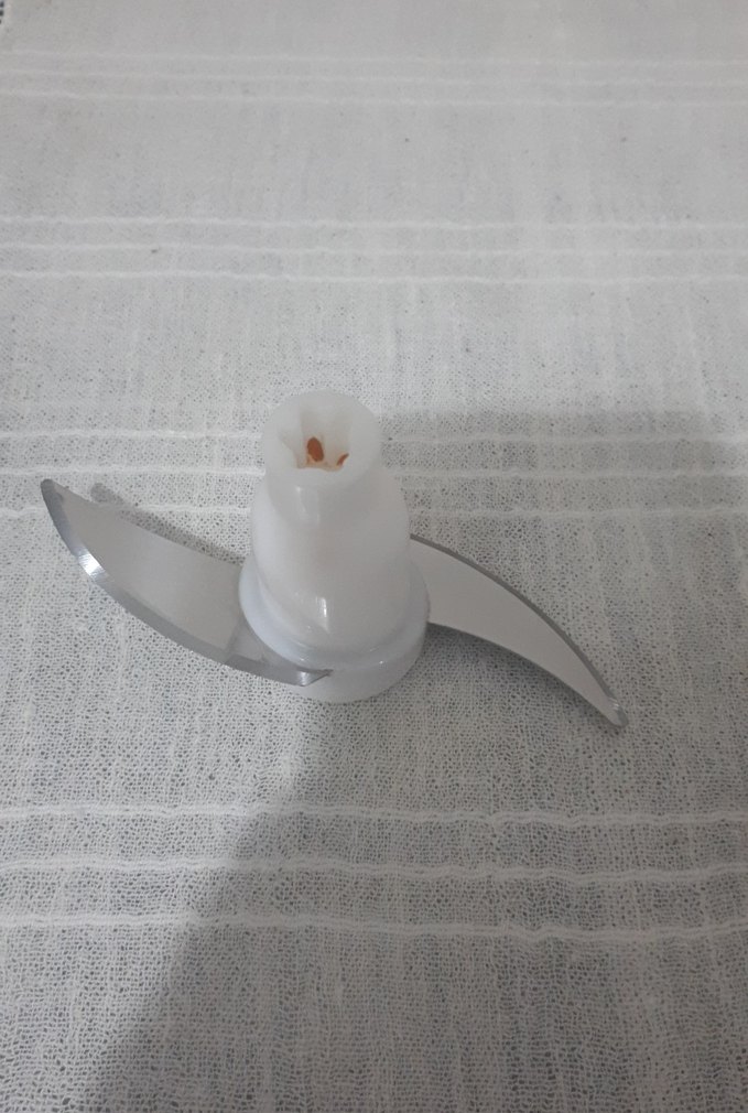 Beyaz Doğrayıcı Bıçak Parçası - Görsel 2