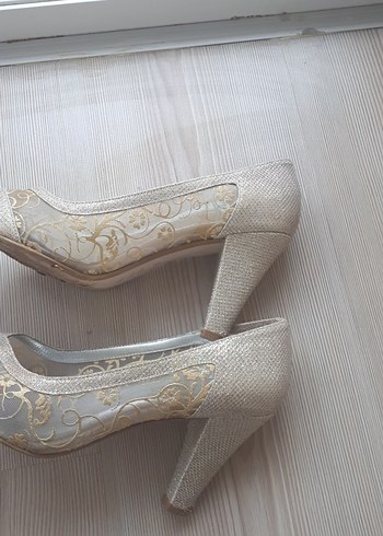 Beyaz Dantel Detaylı Dolgu Topuklu Kadın Ayakkabı - Görsel 7