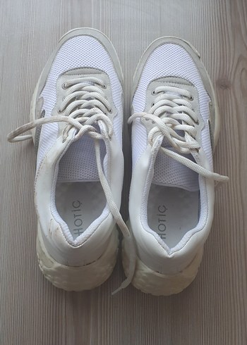 Beyaz Kadın Spor Ayakkabı Elastik Detaylı - Görsel 2