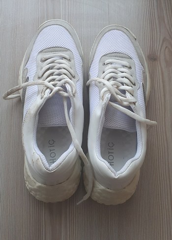 Beyaz Kadın Spor Ayakkabı Elastik Detaylı - Görsel 3