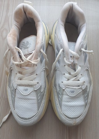 Beyaz Bağcıklı Kadın Spor Ayakkabı - Görsel 2