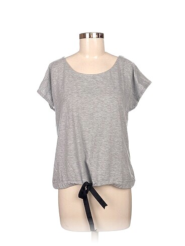 Trendyol & Milla T-shirt %70 İndirimli.