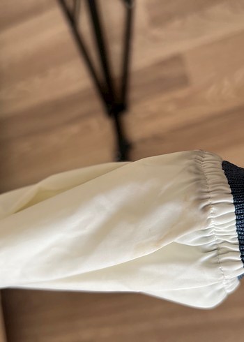 Mavi Beyaz Rüzgarlık Midi Boy - Görsel 3