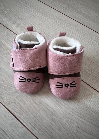 Kız Çocuk Pembe Kürklü Ev Terliği