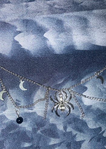 Örümcek ve Ay Detaylı Gotik Kolye