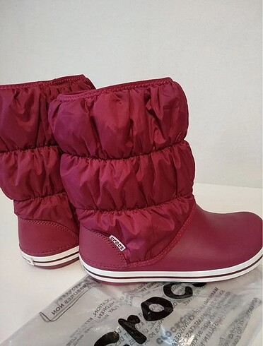 Crocs bordo kar botu