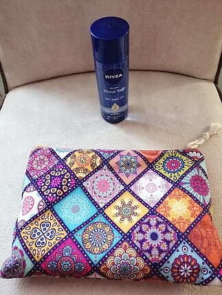 Nivea Vücut Yağı/Makyaj Çantası