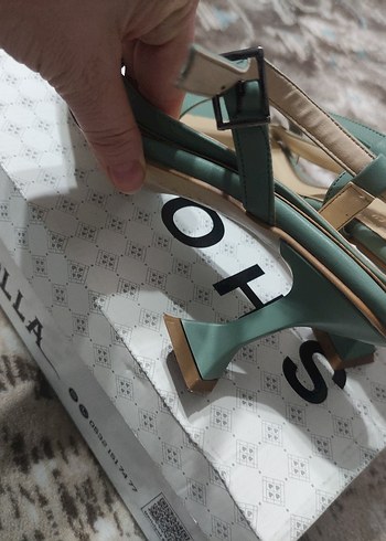 Vogue Yeşil Bantlı Topuklu Kadın Sandalet