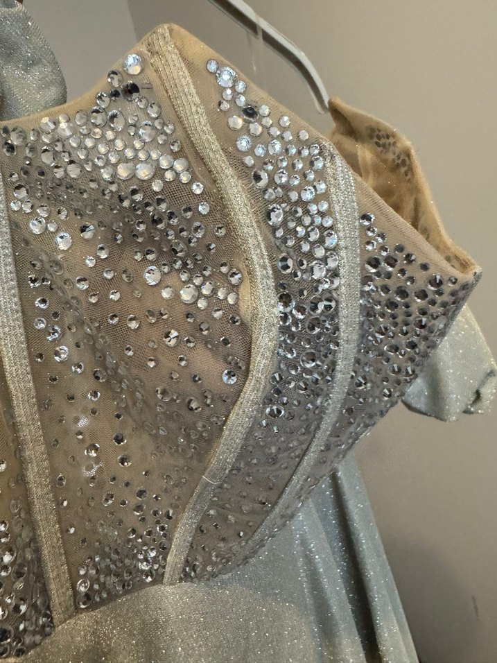 Straplez Uzun Gri Payetli Nişan Elbisesi - Görsel 4