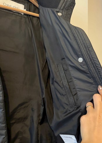 s Beden CALVİN KLEİN Siyah Kadın Şişme Mont, Kürklü,