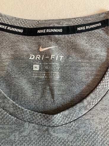 Nike Nike sporcu tşörtü