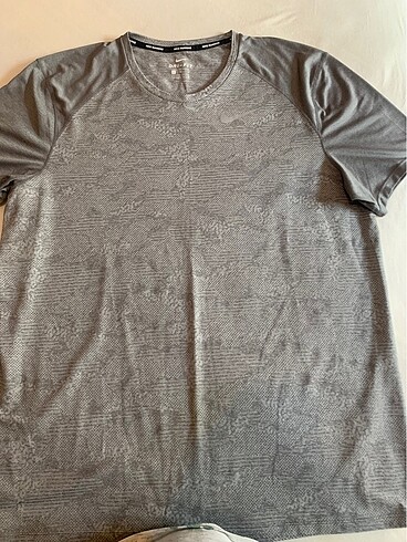 xl Beden Nike sporcu tşörtü