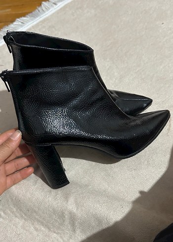 40 Beden Parlak Siyah Kadın Bot