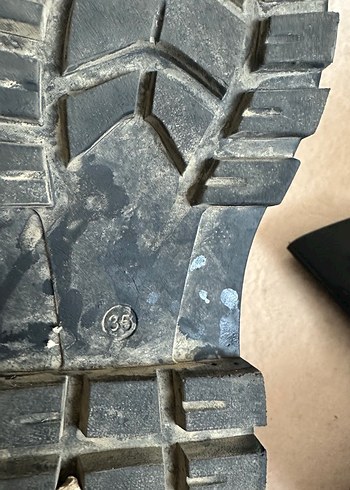 35 Beden Zincir Detaylı Siyah Deri Goth Bot