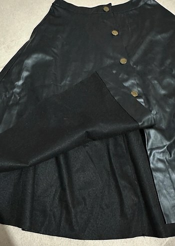 Düğmeli Siyah Parlak Deri Uzun Etek - Görsel 3