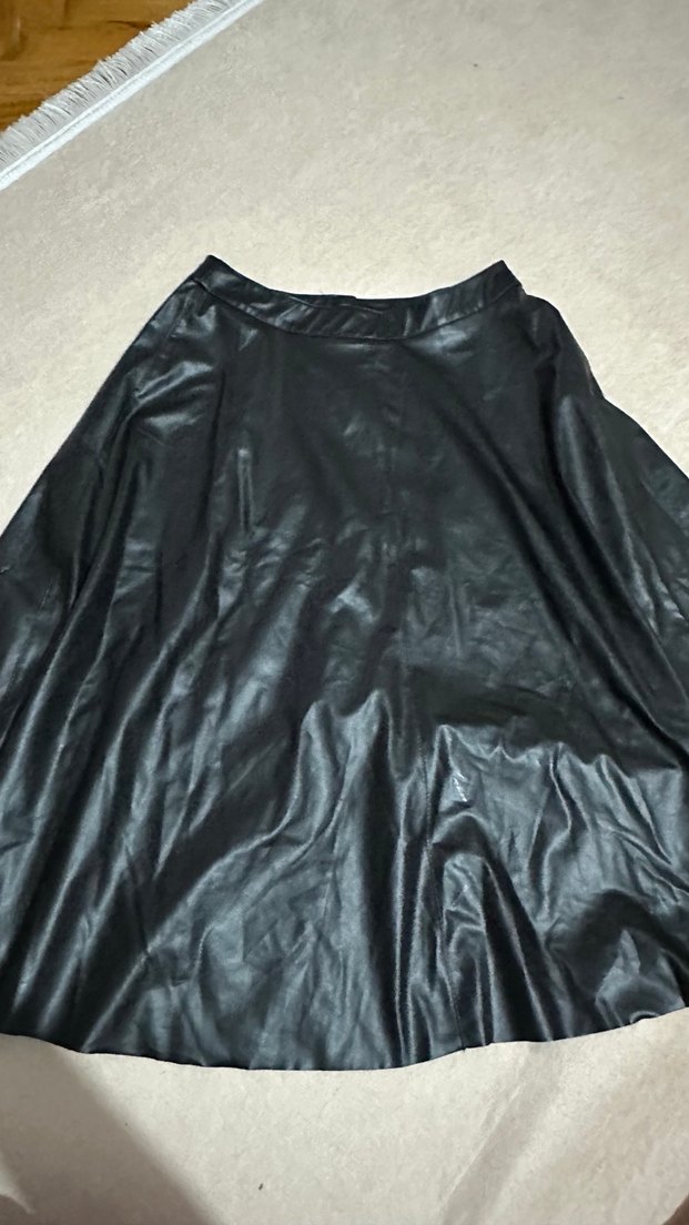 Düğmeli Siyah Parlak Deri Uzun Etek - Görsel 4