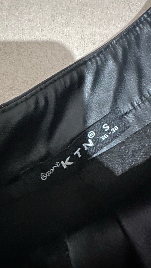 Düğmeli Siyah Parlak Deri Uzun Etek - Görsel 5