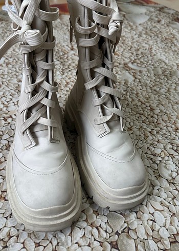 Beyaz Bağcıklı Platform Topuklu Kadın Bot - Görsel 4