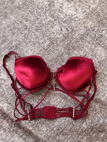 Zara Bjnmmmn. Mm