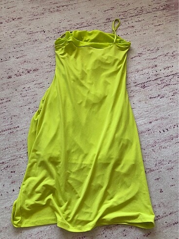 m Beden yeşil Renk Neon renk elbise?