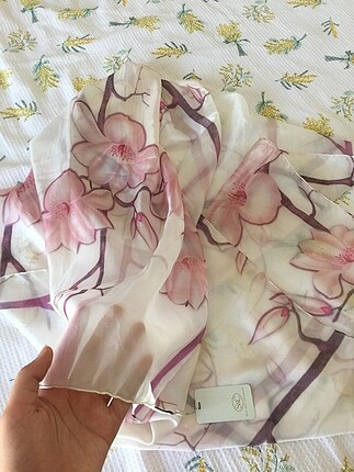 Beden çeşitli Renk Silk and Cashmere Şal-Pareo