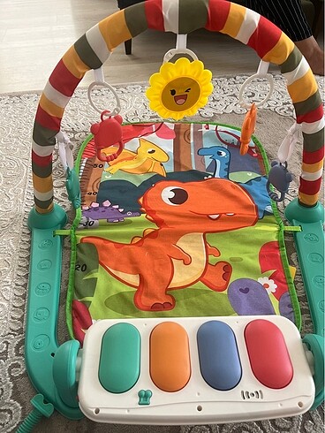 Piyanolu oyun halısı