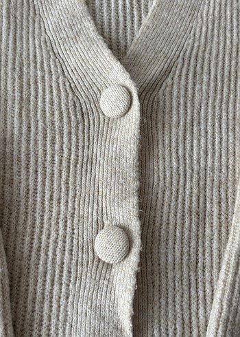 Bej V Yakalı Örgü Kadın Hırka - Görsel 3