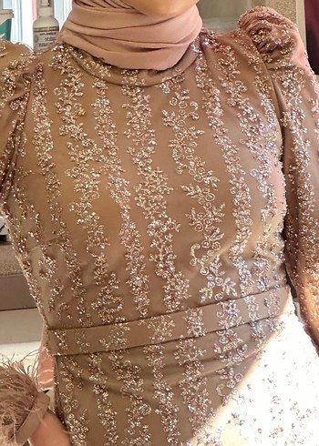 İnci İşlemeli Bej Uzun Abiye Elbise - Görsel 2