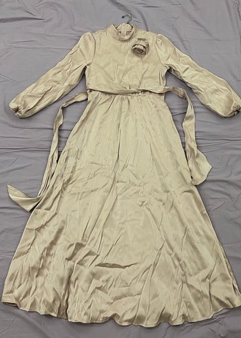 Tesettür abiye Birgül Bektaş Cindy Pudra Parlak Abiye Elbise - Görsel 10