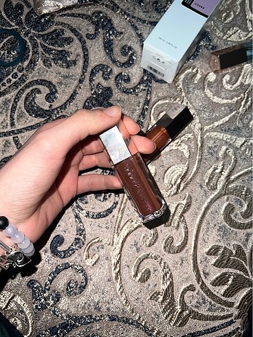 fenty gloss bomb