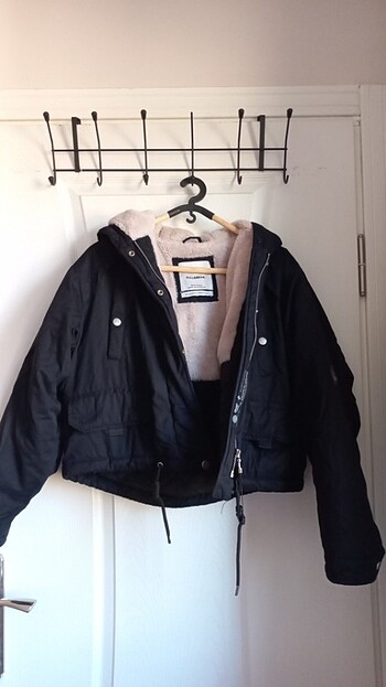 Siyah mont pull and bear