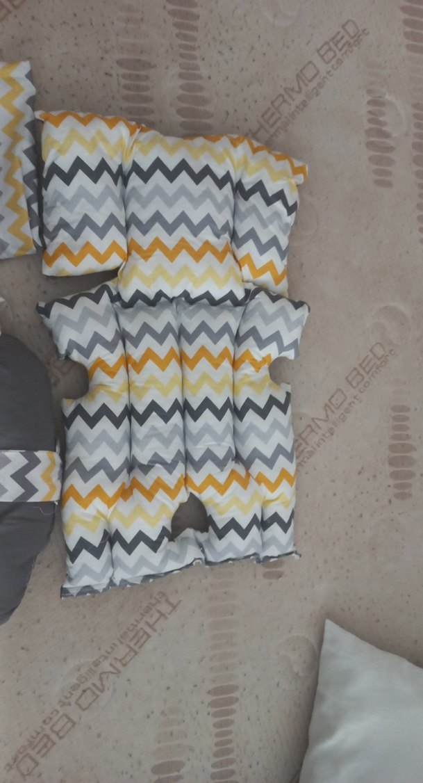 Gri ve Sarı Desenli Emzirme seti - Görsel 2