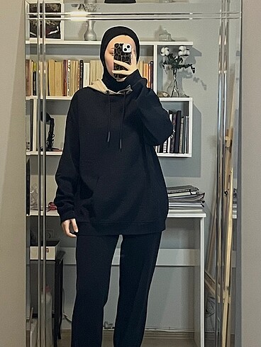 Siyah Sweatshırt 