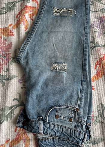 Düğmeli Yırtık Detaylı Kadın Kot Şort - Görsel 3