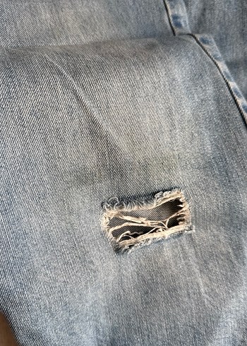 Düğmeli Yırtık Detaylı Kadın Kot Şort - Görsel 5