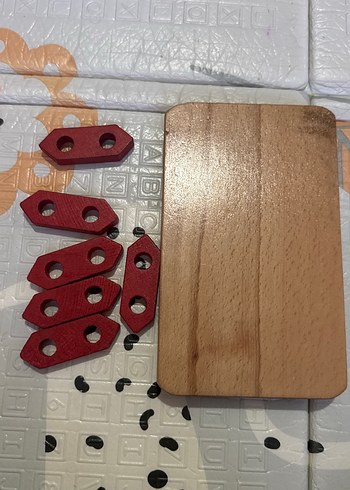 Parlak Kırmızı Ahşap Oyuncak Rakam - Görsel 2