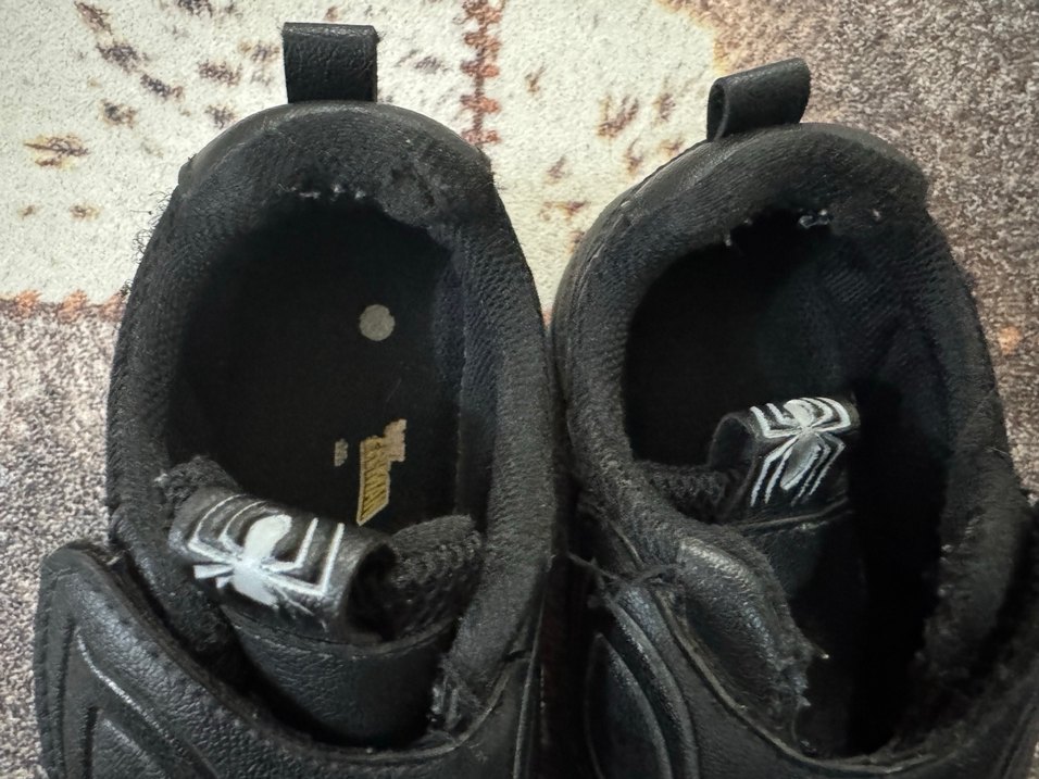 Erkek Çocuk Siyah Örümcek Desenli Spor Ayakkabı - Görsel 4