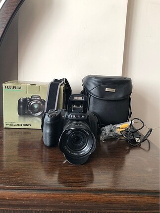 FUJIFILM FINEPIX HS20EXR