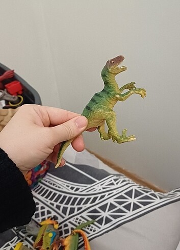  Oyuncak dinozor 