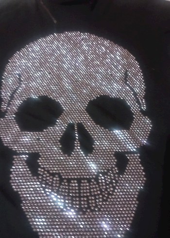 Kızlar için Siyah Pullu Kafatası Baskılı tişört - Görsel 3