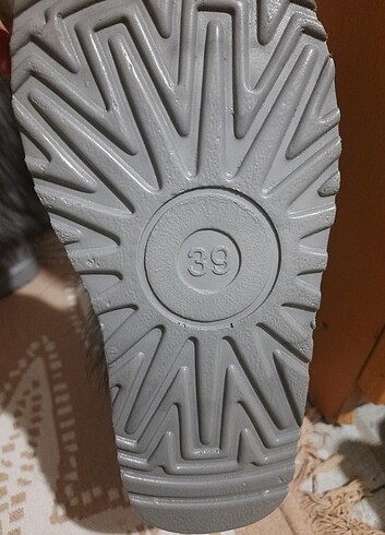 39 Beden Bambi tüylü çizme 