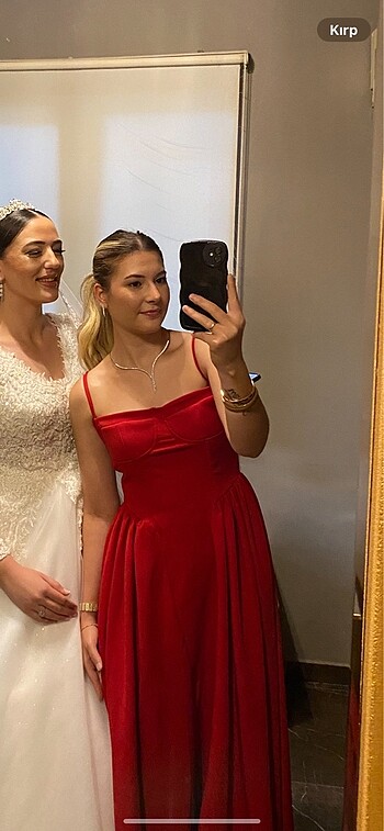 Diğer Hollylolly den aldım kırmızı uzun elbise kumaşından dolayı kalit