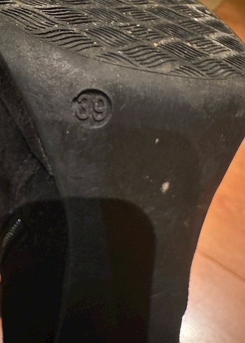 Siyah Süet Tokalı İnce Topuklu Diz Boyu Çizme - Görsel 5