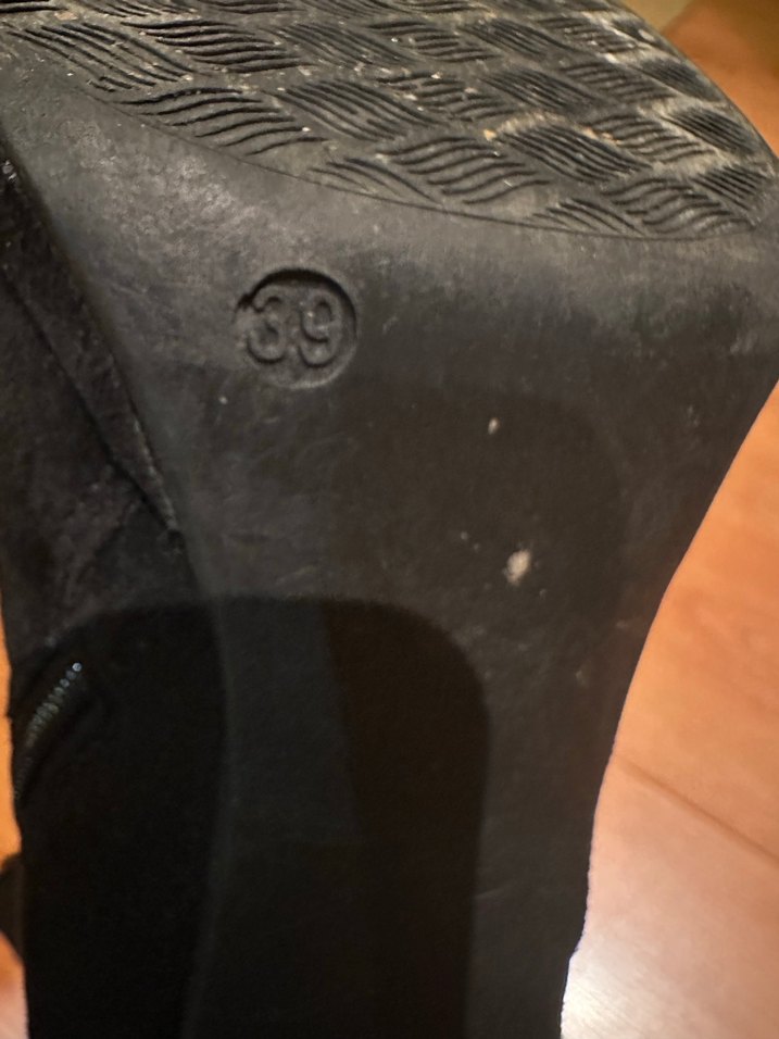 Siyah Süet Tokalı İnce Topuklu Diz Boyu Çizme - Görsel 5